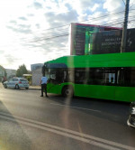 sofer de autobuz beat al volan