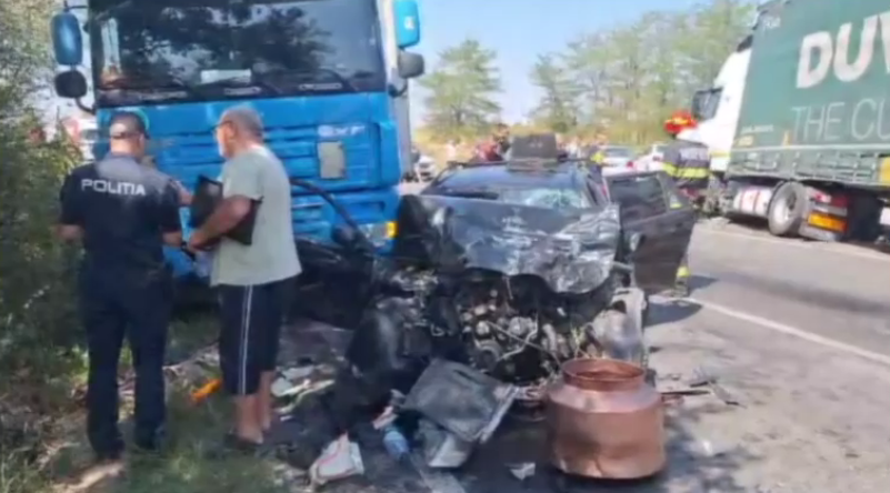 Hoții care au intrat într-un TIR în timp ce erau umăriți de poliție furaseră cazane de țuică. Unde voiau să le ducă