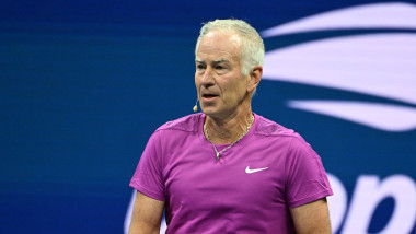 John McEnroe joaca tenis