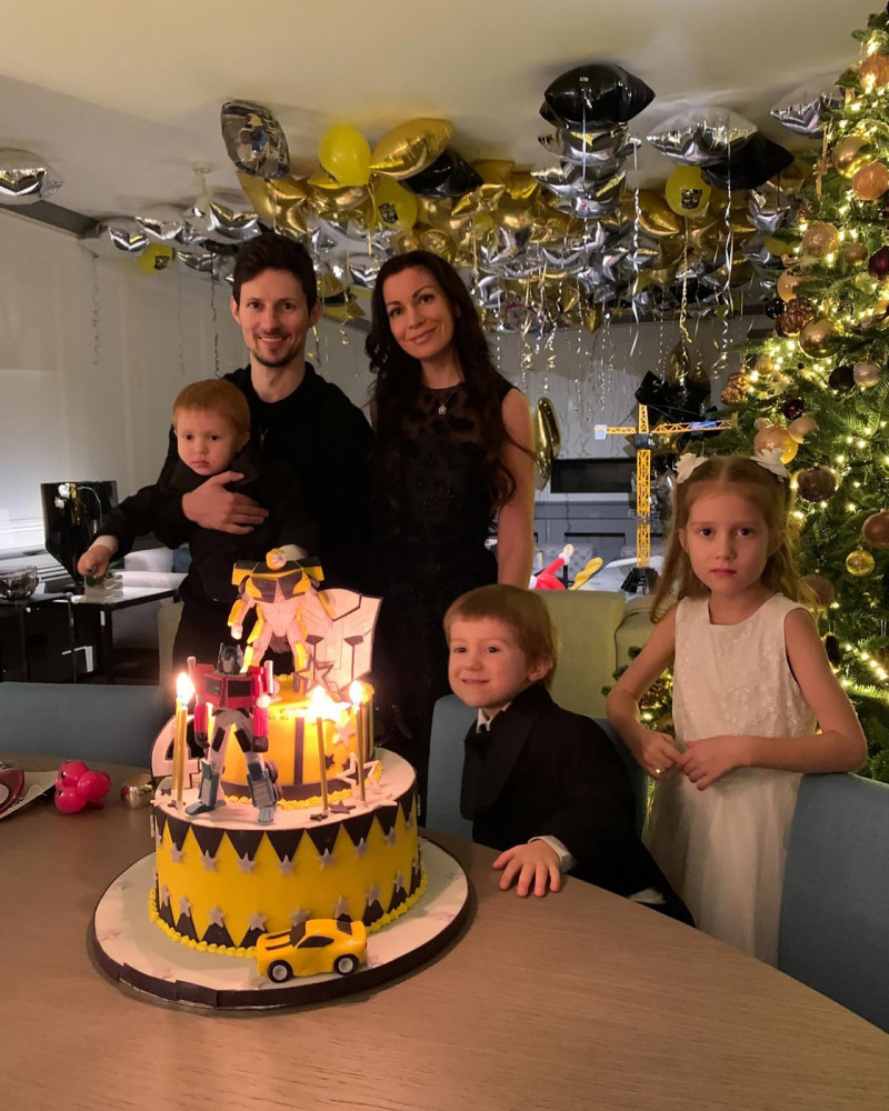 Irina Bolgar with Pavel Durov and their children