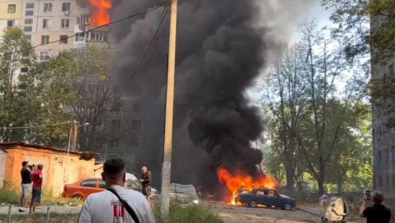 bloc bombardat de rusi in harkov