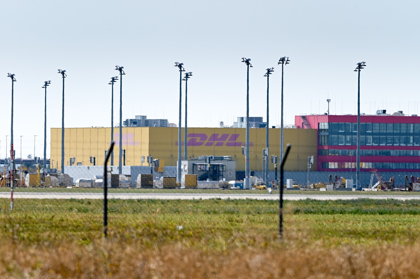 Alertă transmisă de agențiile de securitate germane companiilor de curierat și de transport aerian din Europa. Posibil sabotaj rusesc