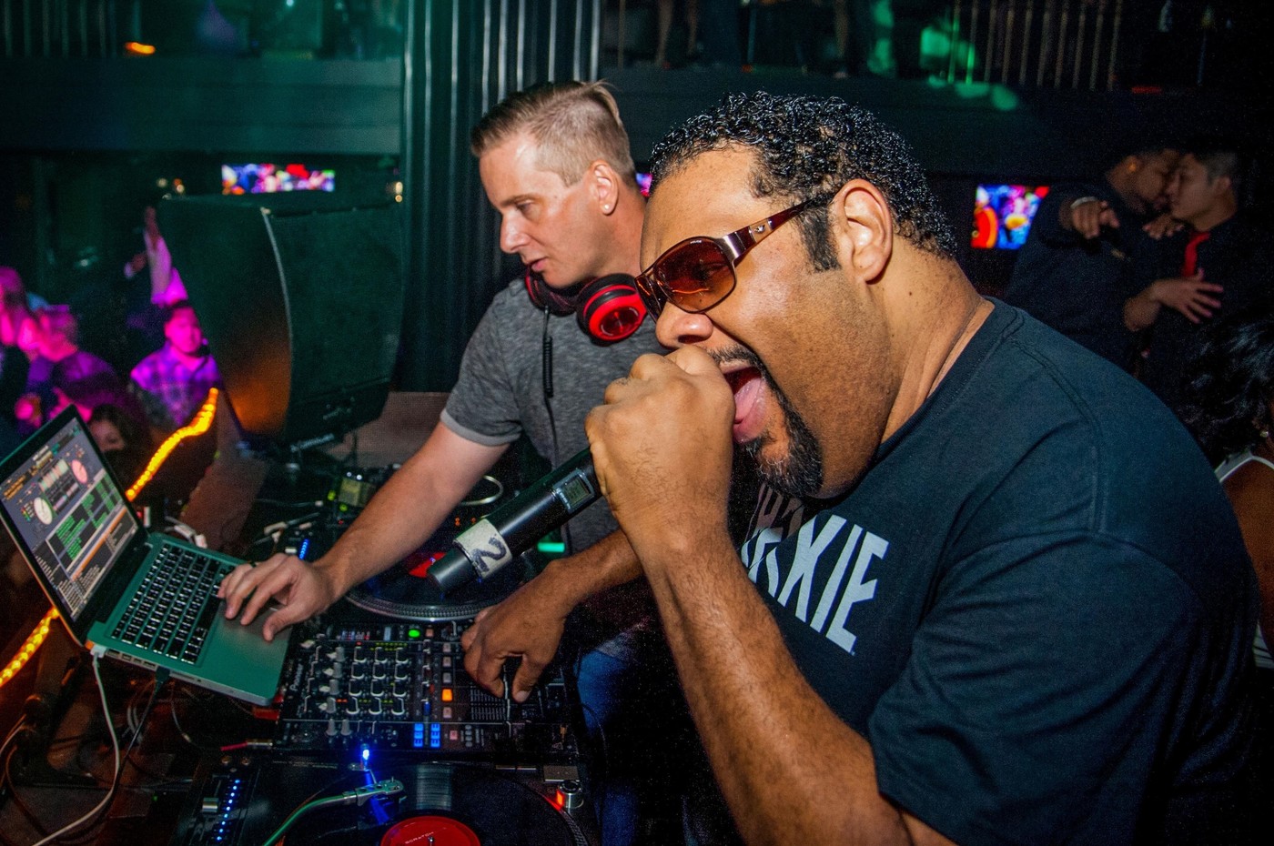Rapperul american Fatman Scoop a murit, după ce s-a prăbușit pe scenă în timpul unui concert. A câștigat trei premii Grammy în carieră