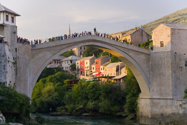 The famous Old Bridge of Mostar built in 1566, destroyed in 1993, rebuilt in 2004 as the New Old Bridge, Mostar, Herzegovina, Bosnia and Herzegovina, Balkans, Europe