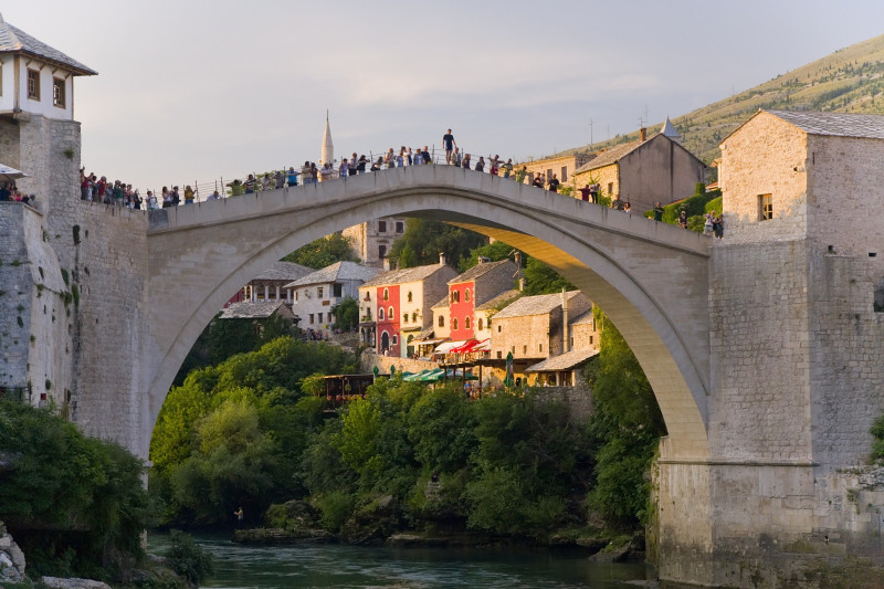 The famous Old Bridge of Mostar built in 1566, destroyed in 1993, rebuilt in 2004 as the New Old Bridge, Mostar, Herzegovina, Bosnia and Herzegovina, Balkans, Europe