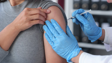 Vaccinarea antigripală în sezonul 2024-2025. Din 15 septembrie, medicii ne recomandă să facem vaccinul gripal. Foto Shutterstock