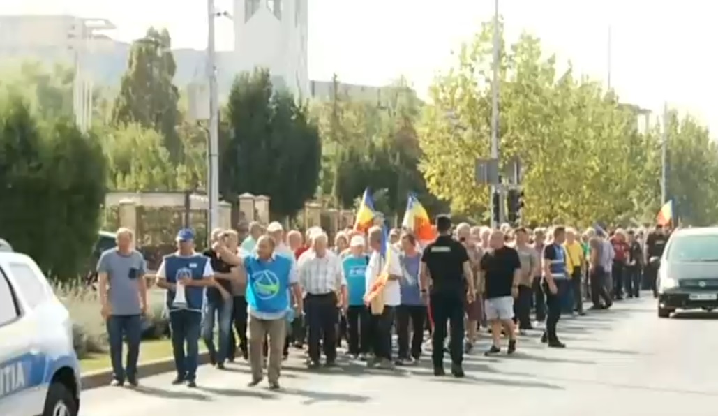 Foști mineri au protestat în Baia Mare, nemulțumiți de recalcularea pensiilor: Ministra Muncii să vină cu mine în mină, să vadă cum e