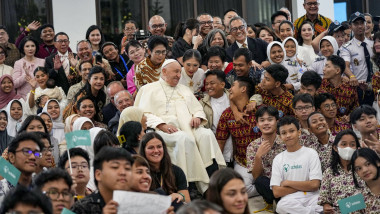 papa francisc in indonezia