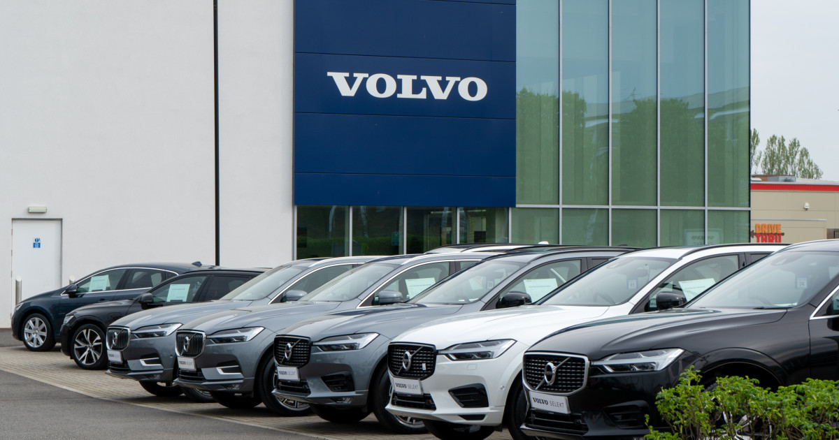 O companie deținută de Volvo concediază jumătate din echipă. Care sunt ...