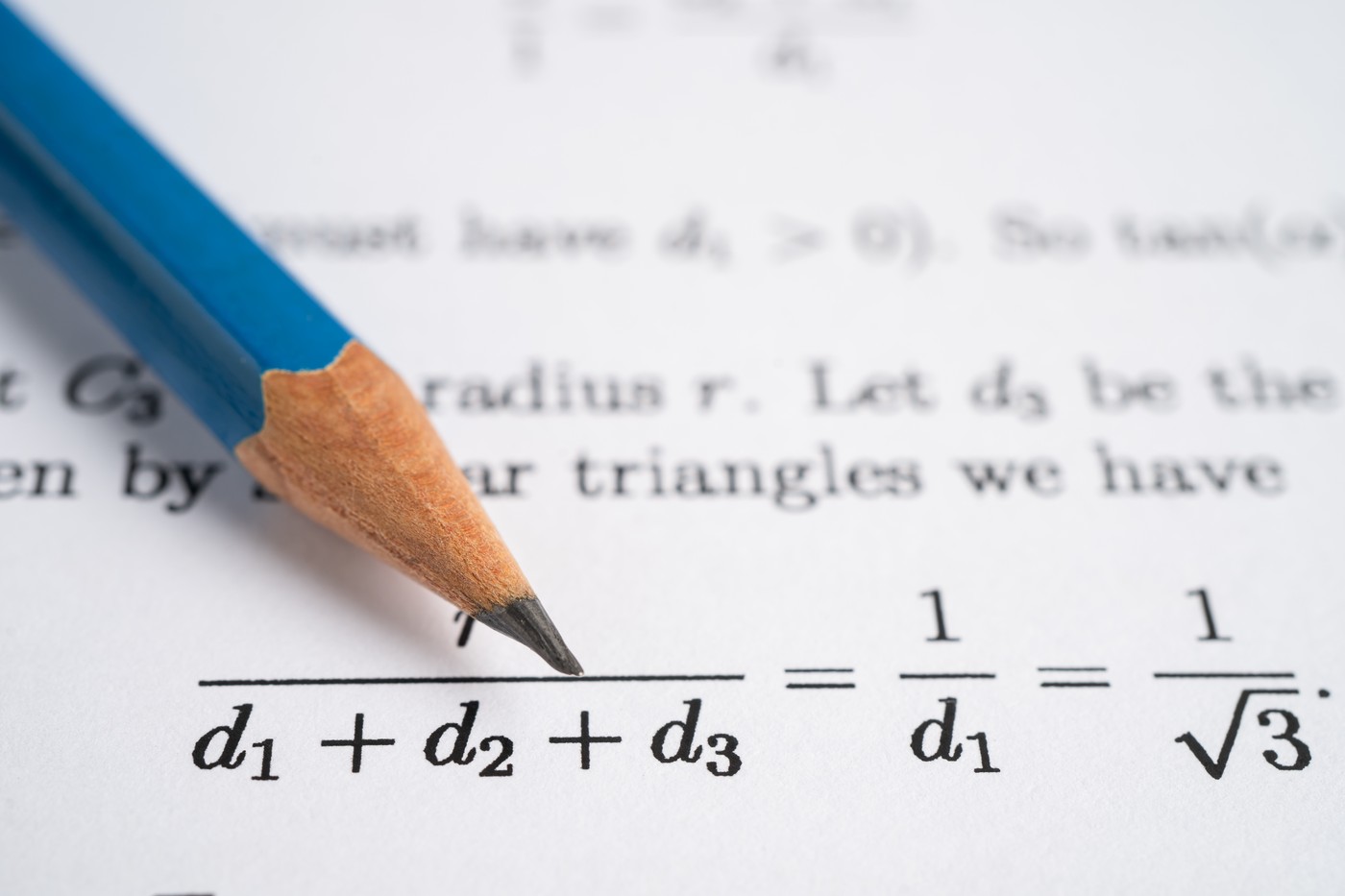 Cum se rezolvă problema de matematică de clasa a IV-a care îi încuie pe toți. L-a încurcat și pe Nicușor Dan