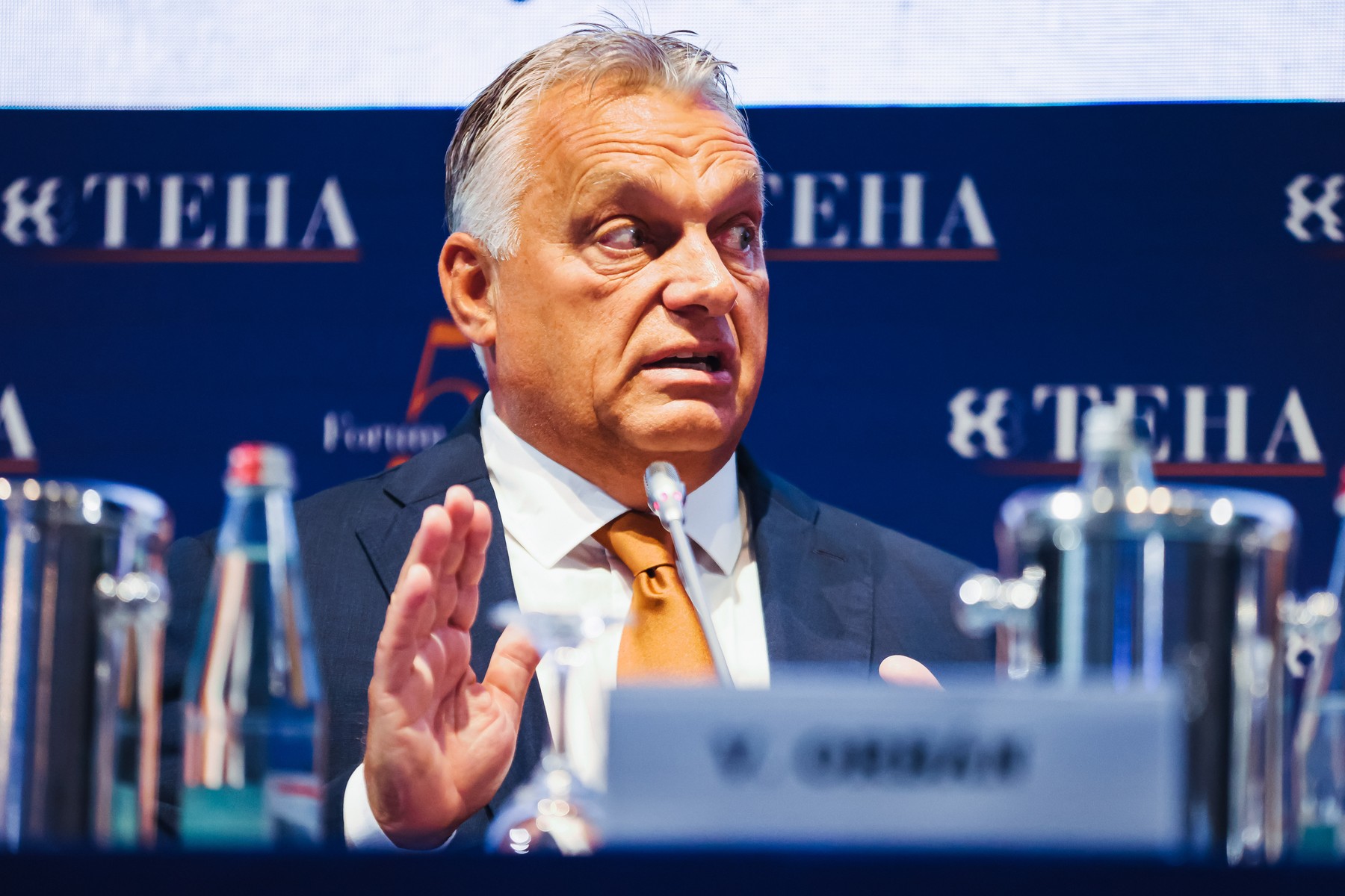 Viktor Orban despre migranți: „Problema noastră nu este cum să trăim cu ei, ci cum să nu îi lăsăm să intre în ţara noastră”