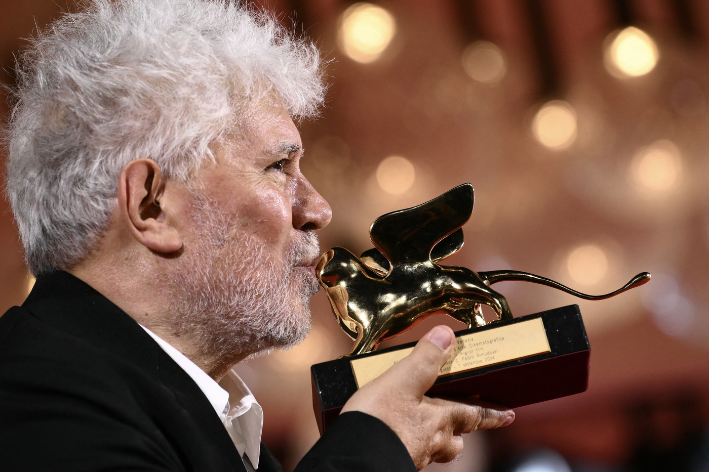Primul film în limba engleză al regizorului Pedro Almodovar a câștigat Leul de Aur la Festivalul de la Veneţia