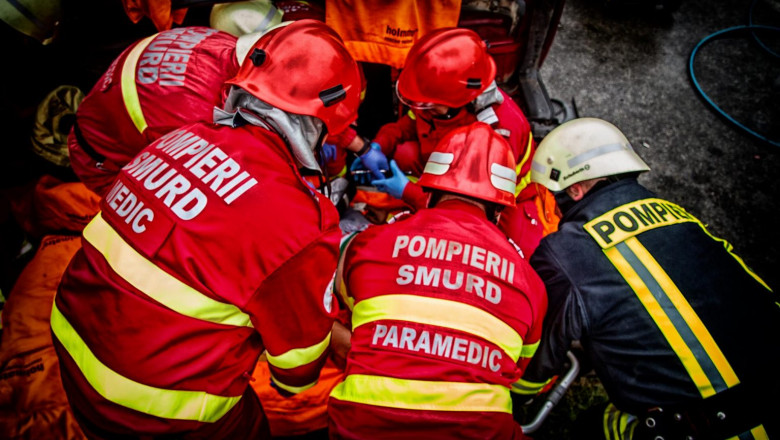 Accident grav cu trei mașini pe DN 1, în Brașov. Un copil a murit, alte opt persoane au fost duse la spital