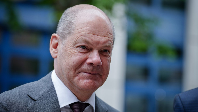 Olaf Scholz face apel la un nou efort pentru pace în Ucraina, după o discuție „confidențială” cu Zelenski