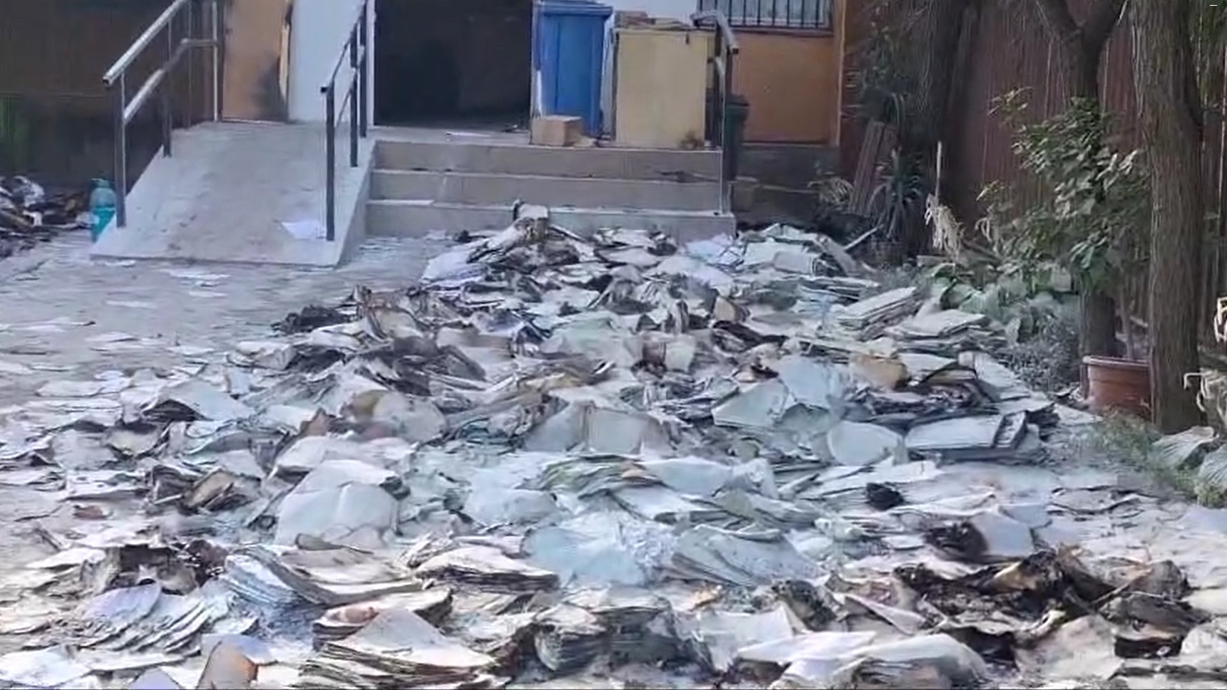 Incendiu violent în sediul ANAF din Filiași. Aproape toate documentele din arhivă s-au făcut scrum. „Va fi mult de muncă”