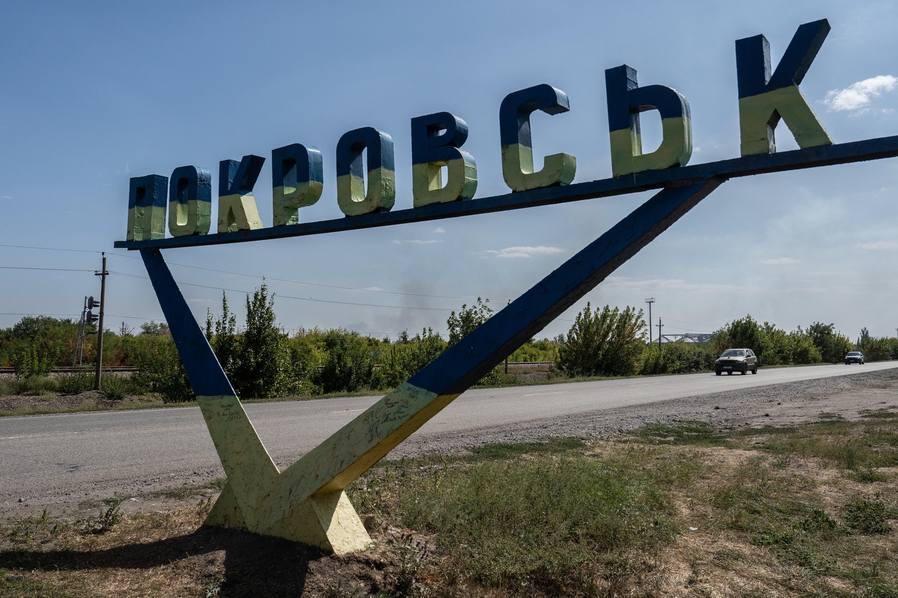 „Inima mi se oprește când aud o bubuitură”. Viața în Pokrovsk, orașul ucrainean vital intrat în vizorul rușilor | Reportaj BBC