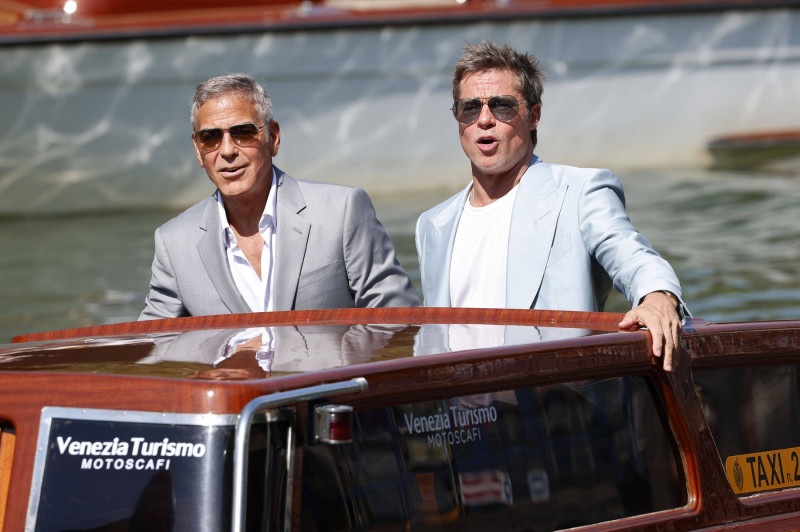 George Clooney und Brad Pitt bei der Ankunft am Pier des Palazzo del Casino auf der Biennale di Venezia 2024 / 81. Inter