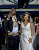 Bridal couple princess Märtha Louise and Mr. Durek Verrett greet the crowd