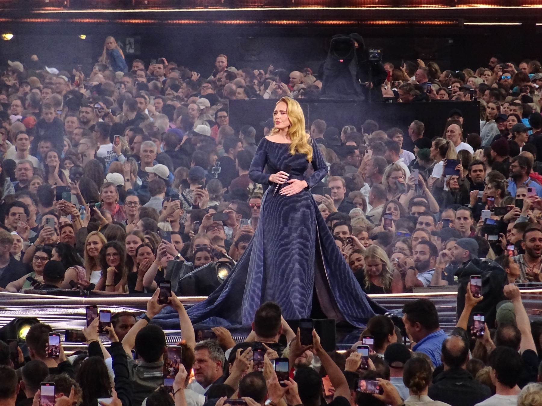 Adele confirmă că ia o pauză de la muzică. Mesaj către fani: „Nu ne vom mai vedea pentru o perioadă incredibil de lungă”