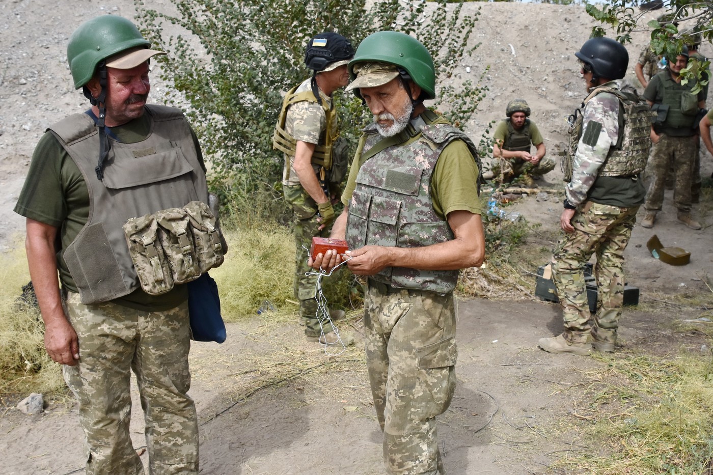 Noii recruți ai Ucrainei au vârste între 40 și 50 de ani. Cum sunt pregătiți pentru lupta cu rușii (BBC)