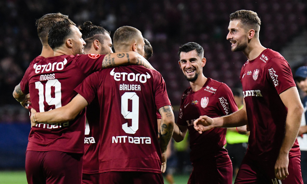 CFR Cluj și FCSB negociază pentru unul dintre cei mai buni atacanți ai ardelenilor. Patronii s-au înțeles, impresarul se opune