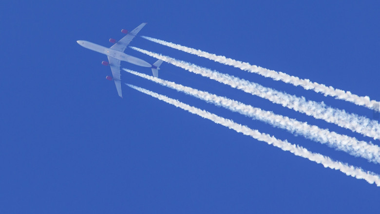 Amenda pe care trebuie să o plătească pasagerul unui avion după ce a avut un comportament neadecvat la bord