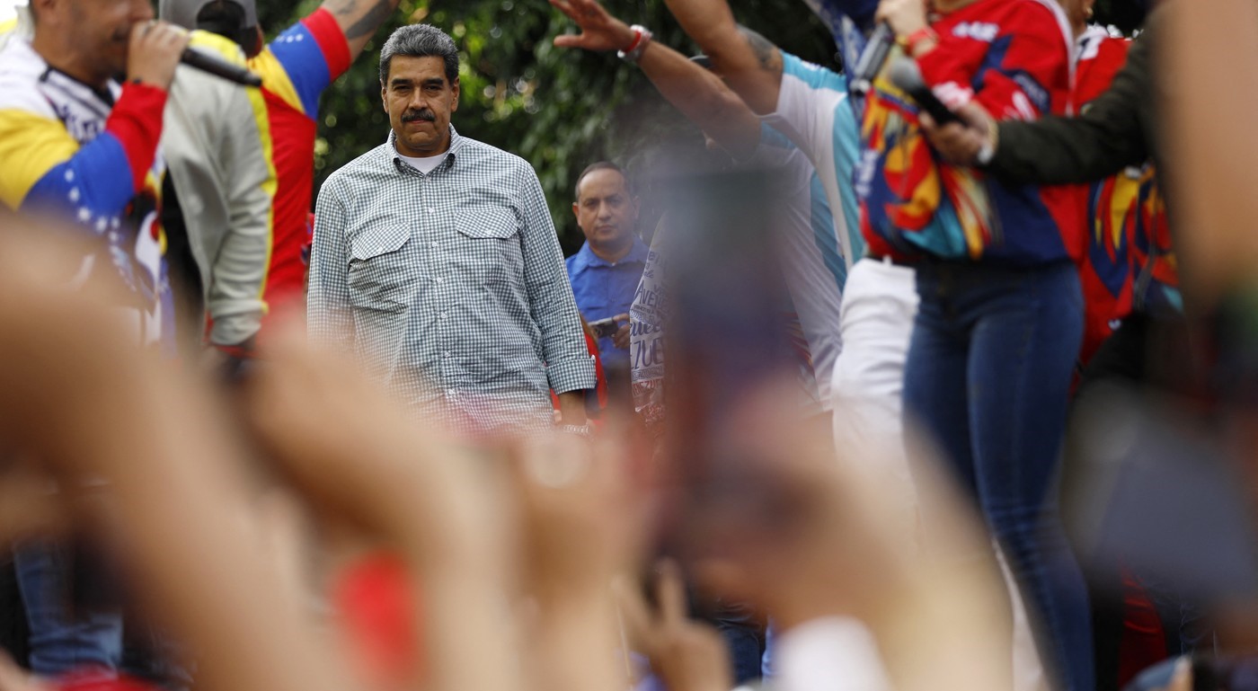 Nicolas Maduro suprimă opoziția din Venezuela. A fost emis un mandat de arestare pe numele contracandidatului său din alegeri