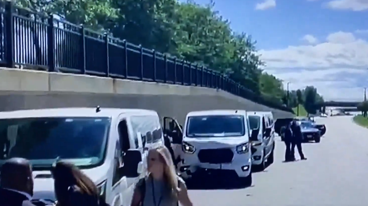 Mai multe mașini din coloana oficială a lui Tim Walz, partenerul de cursă al Kamalei Harris, s-au ciocnit pe o autostradă