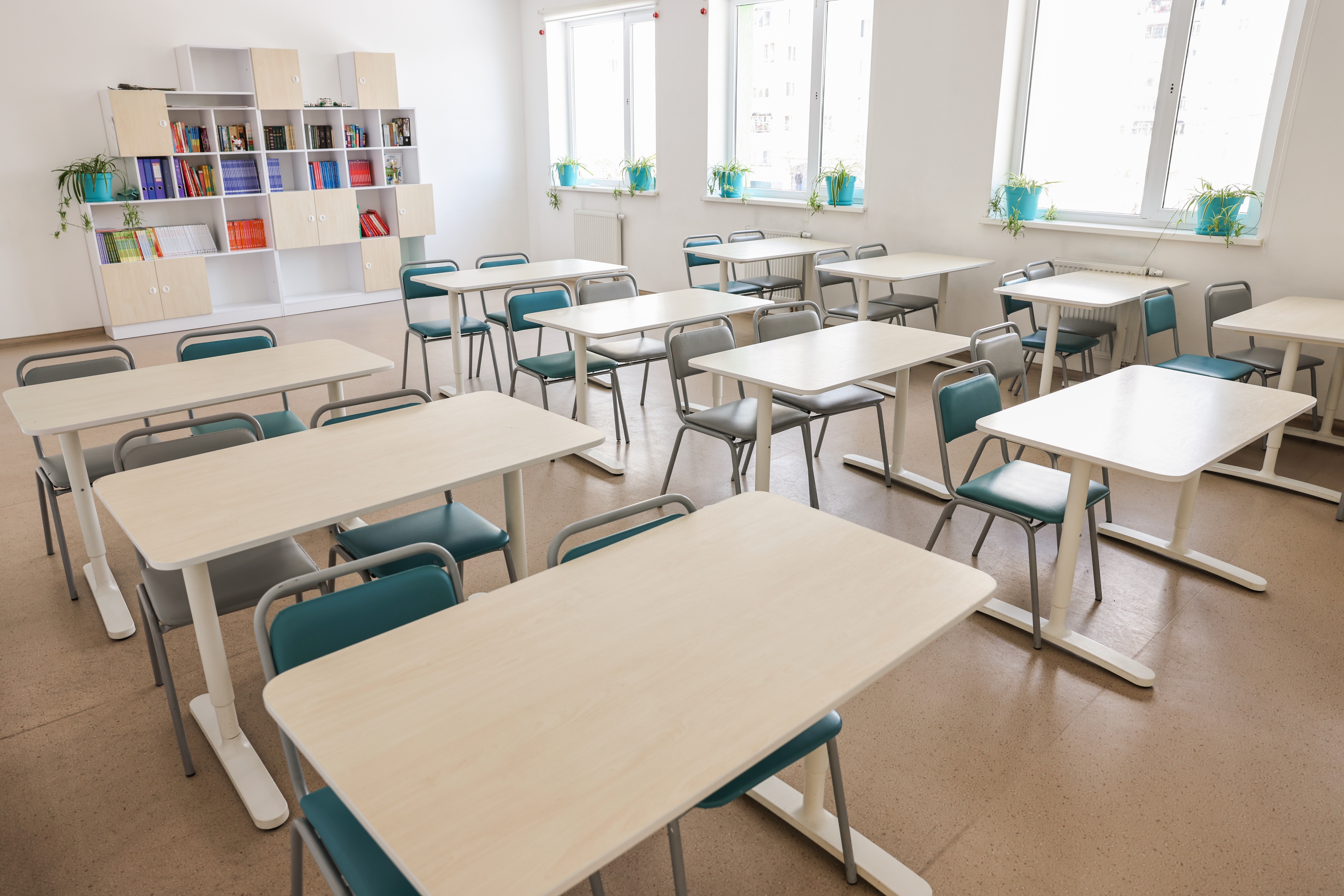 Ce zile libere au profesorii în anul școlar 2024-2025