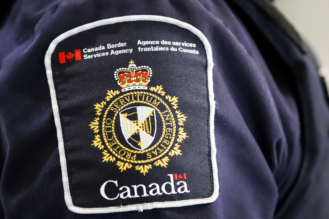 Canada își închide porțile pentru străini. Sunt acordate mai puține vize și turiștii sunt respinși la graniță