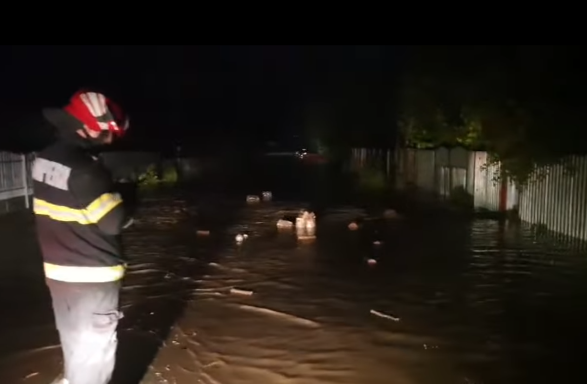 Efectele ciclonului Boris. A plouat în Galați într-o noapte cât în 3 luni. Meteorologii anunță în ce zone sunt așteptate ninsori