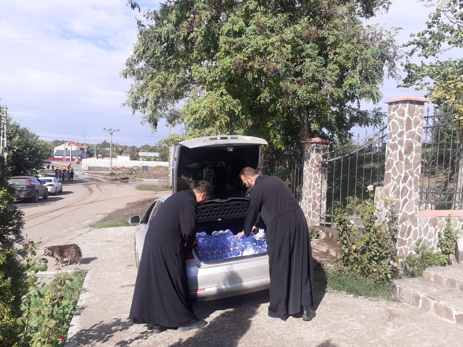 Arhiepiscopia Dunării de Jos oferă donații pentru localnicii afectați de inundațiile istorice
