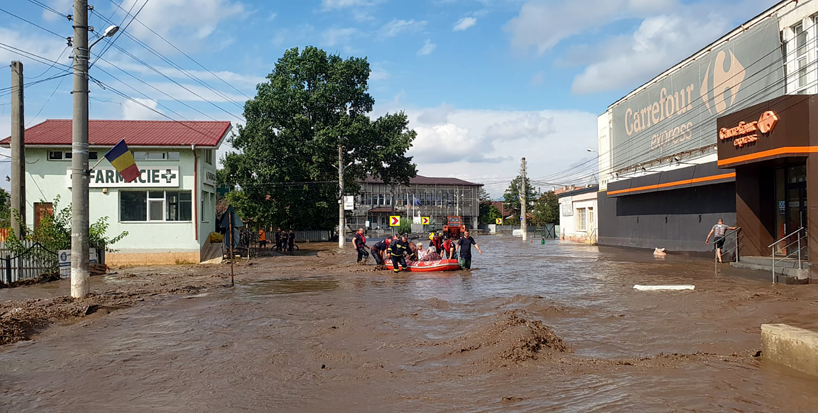 Peste 25.000 de case din Galați au rămas fără curent electric în urma inundațiilor