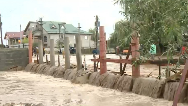 inundatii vaslui foto