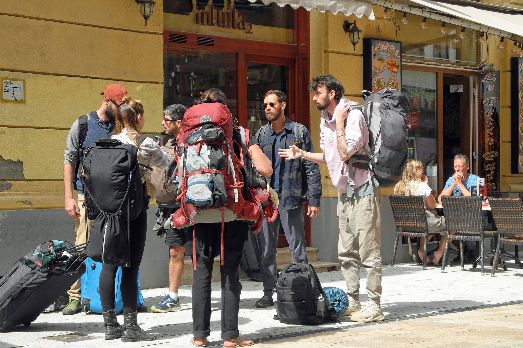 Locuitorii unui district din Budapesta au votat pentru interzicerea serviciilor tip Airbnb. Când intră în vigoare măsura
