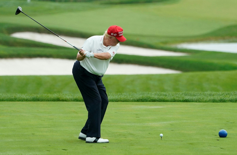 donald-trump-golf (2)