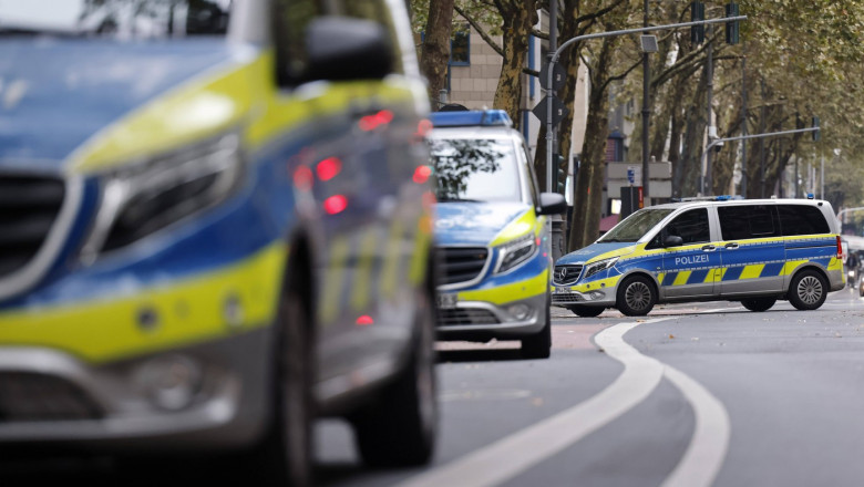 Großeinsatz der Polizei Köln: Am Morgen kam es zu einer Explosion in einer Passage neben dem Nachtclub Club Vanity. Sche