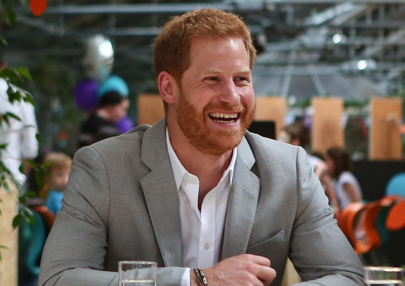 Familia regală britanică a „tăiat-o” pe Meghan Markle din fotografia folosită pentru a-i ura la mulţi ani prinţului Harry