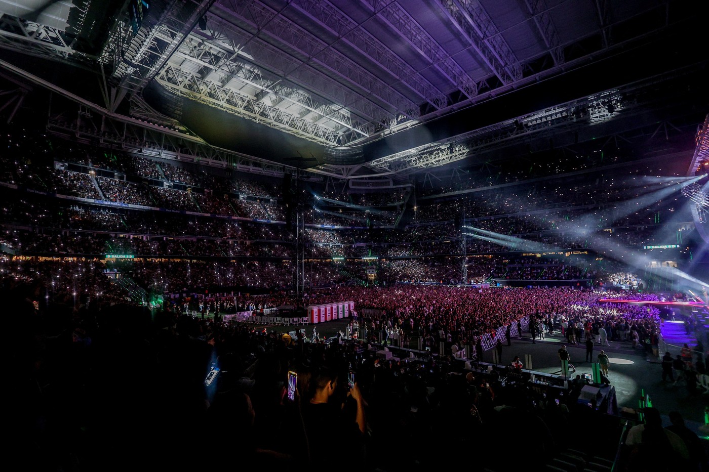 O renovare de 900 de milioane de euro deranjează madrilenii. Stadionul Santiago Bernabeu, nevoit să anuleze concerte
