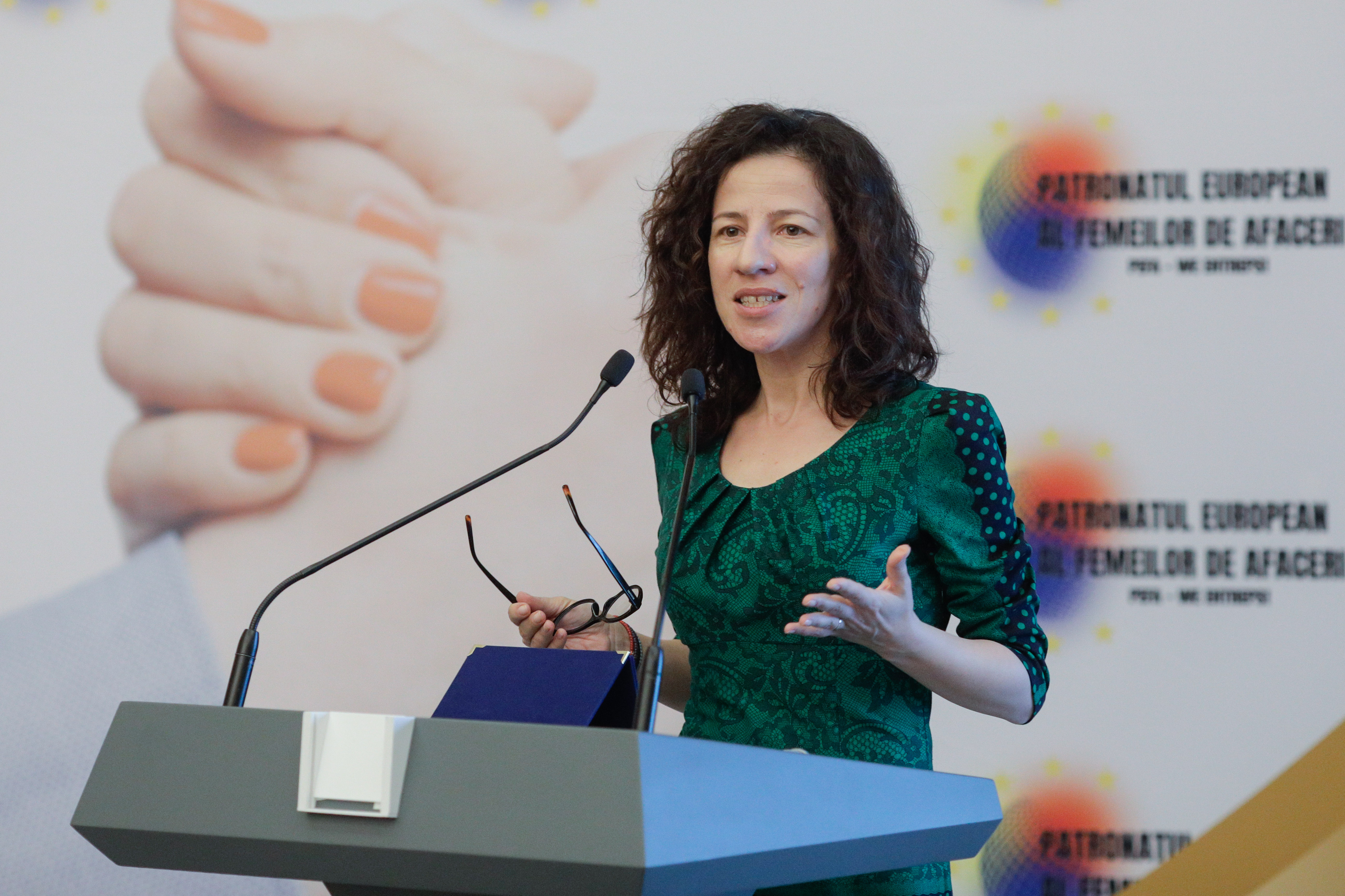 Roxana Mînzatu: În aproape toate statele membre se văd rezultate tot mai slabe ale elevilor testaţi în jur de 15 ani, pe PISA