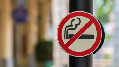 No,Smoking,Sign,With,Green,Background