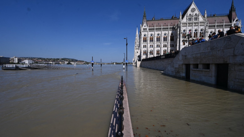 Dunărea a ajuns până la Parlamentul din Budapesta. Foto: Profimedia Images