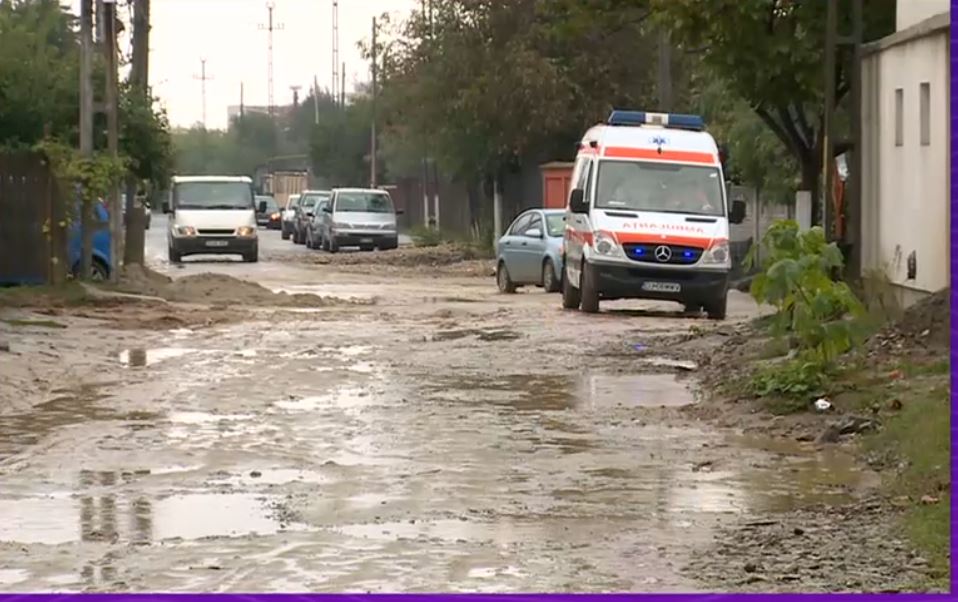 O pacientă s-a vindecat în drum spre spital, datorită gropilor din asfalt