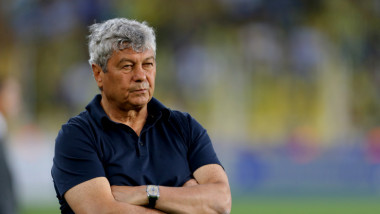 mircea lucescu la marginea terenului