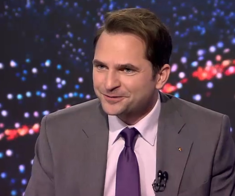 Răspunsul dat de Sebastian Burduja la întrebarea dacă a fost captivat de cartea scrisă de președintele său de partid, Nicolae Ciucă