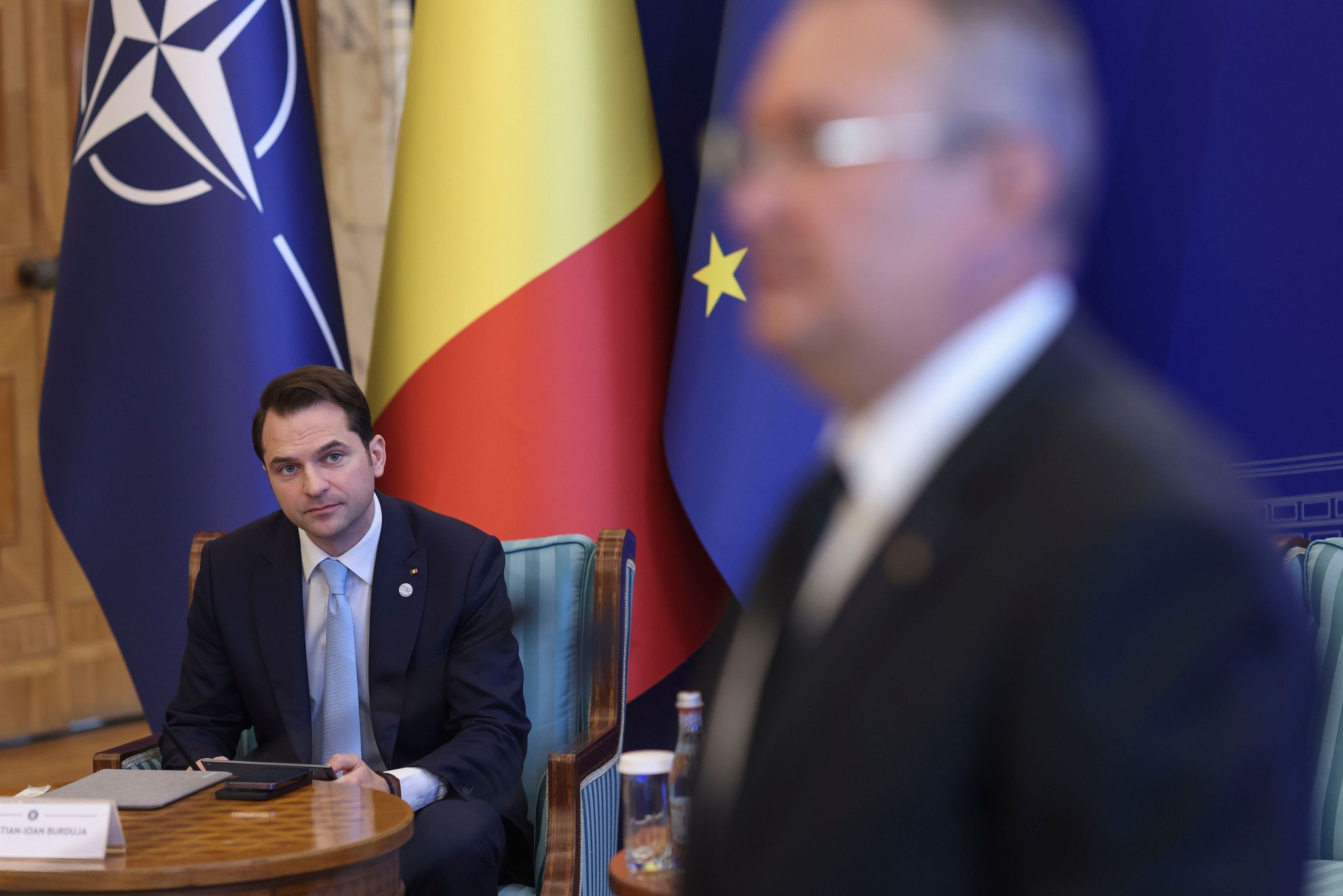 Burduja, întrebat dacă a citit cartea lui Ciucă: Am descărcat-o și am început să o răsfoiesc. Cred că este o poveste autentică