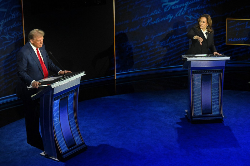 Kamala Harris, față în față cu Donald Trump la dezbaterea candidaților la alegerile din noiembrie, găzduită de ABC. Foto: Profimedia Images