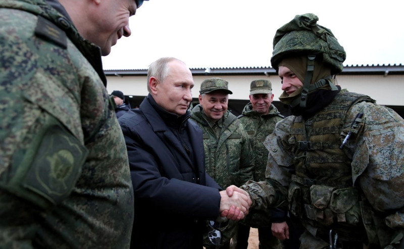 Russian President Vladimir Putin visited the Western Military District training ground in the Ryazan Region, where he inspected the training of the newly mobilized personnel. (Photo: The Russian President's Office)