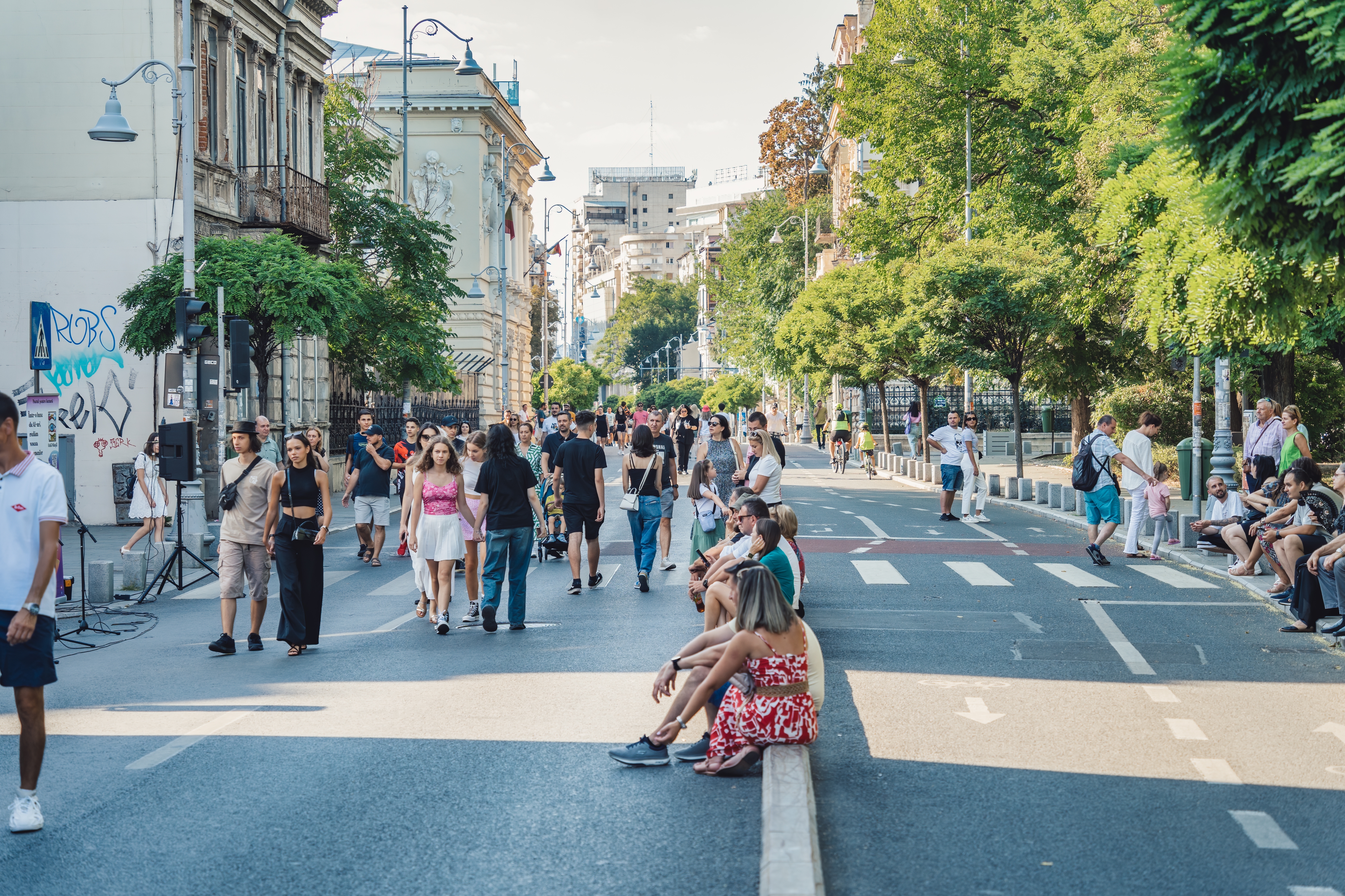 Programul „Strazi deschise”, reluat pe Calea Victoriei si in sectorul 1. Dans, spectacole pentru copii şi demonstraţii de skateboarding