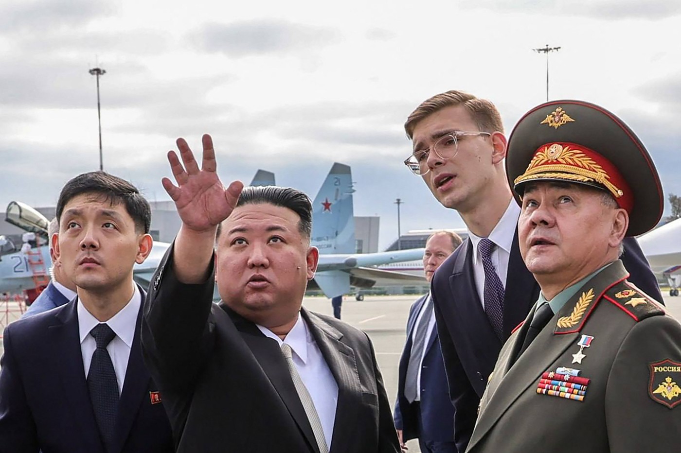 Putin l-a trimis pe Şoigu în Coreea de Nord după arme. Fostul ministru rus al apărării s-a întâlnit cu Kim Jong Un